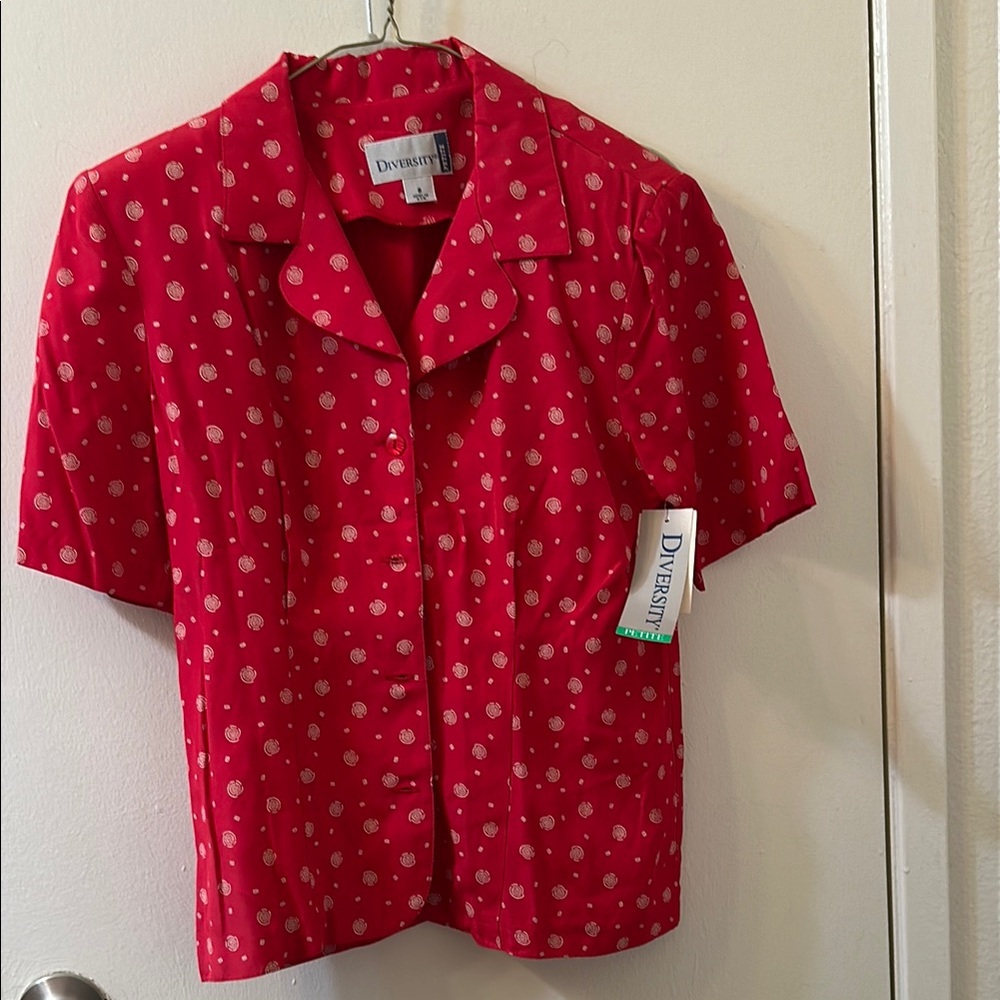 NWT Vintage 80s Diversity Red Printed Blouse with Classic Cut Twee